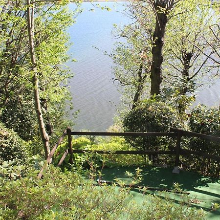 Casa Vacanze Tana Della Volpe Ispra Exteriör bild